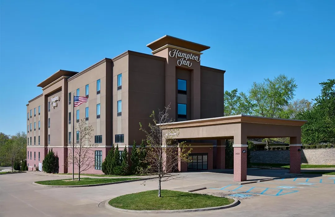 Hampton Inn Poplar Bluff-1