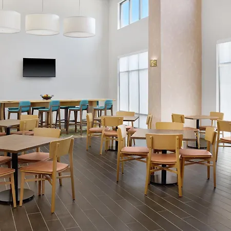 Hampton Inn Poplar Bluff-3